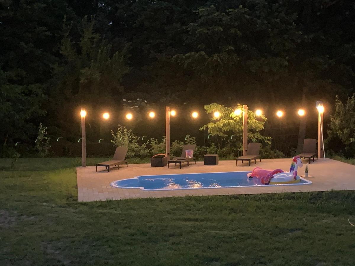 Happiness Country Retreat Villa Bubel ภายนอก รูปภาพ